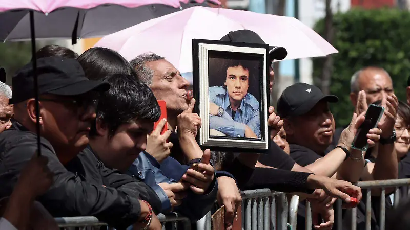 Homenaje José José